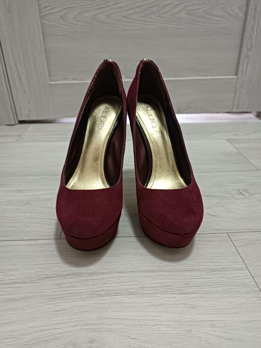 Туфли замшевые бренда Aldo
