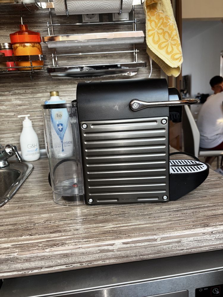 Nespresso pixie кафе машина