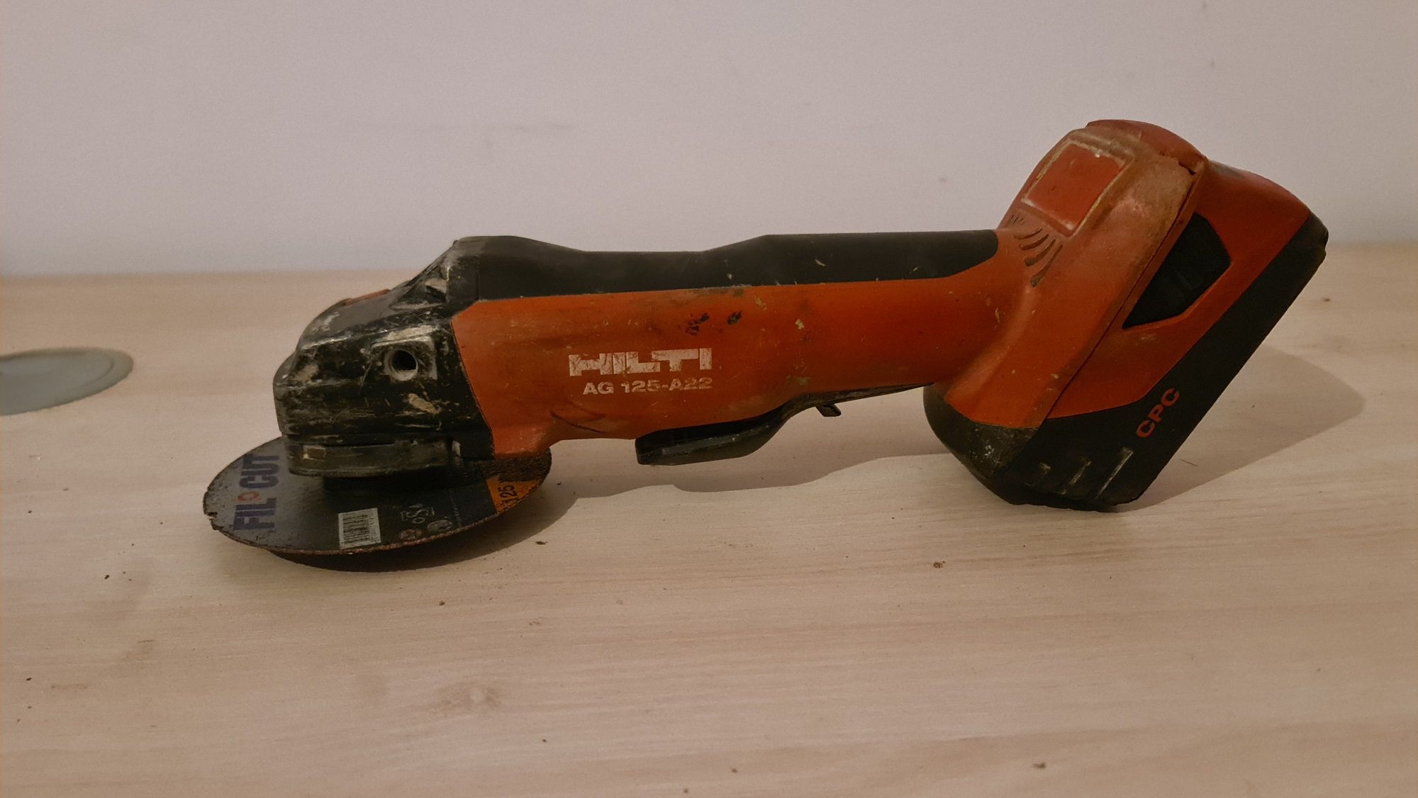 Hilti AG125 A22 polizor unghiular pe acumulator