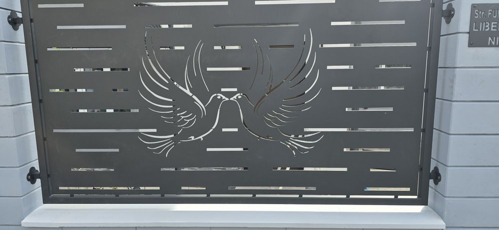 Porți și garduri din tablă decupată CNC tabla traforată