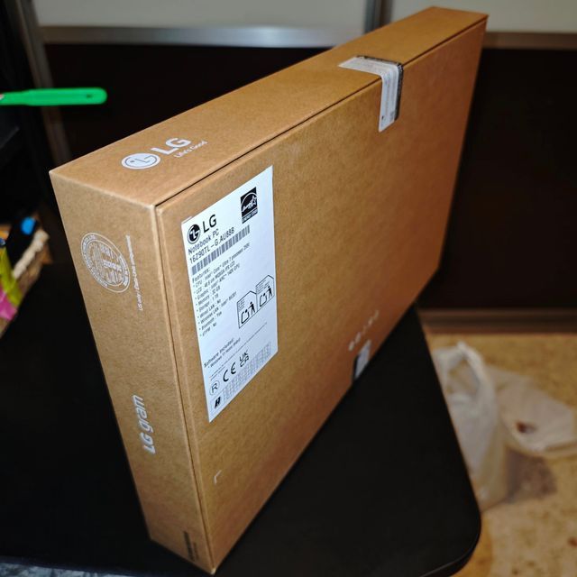 Laptop LG Gram, Ultra 7, 16GB/512GB, Win 11, 1.2kg, Sigilat