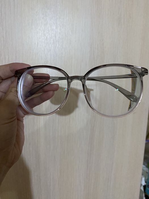 Продам оправу с линзами -7 обе глаза