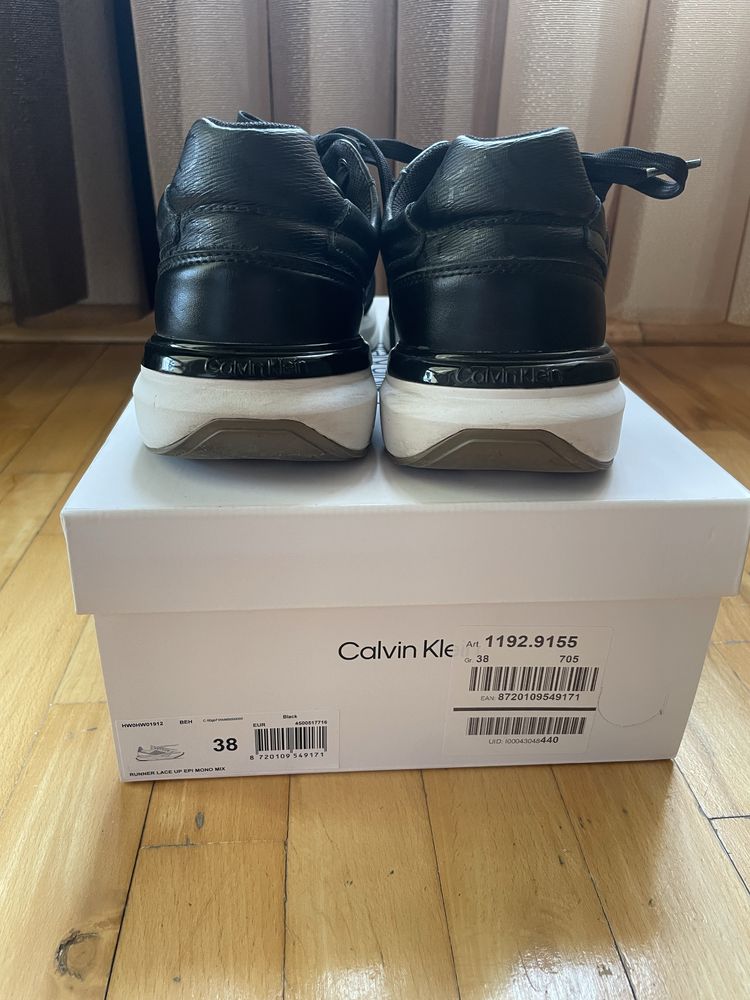 Дамски черни маратонки CalvinKlein номер 38