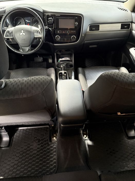 Mitsubishi Outlander 3
