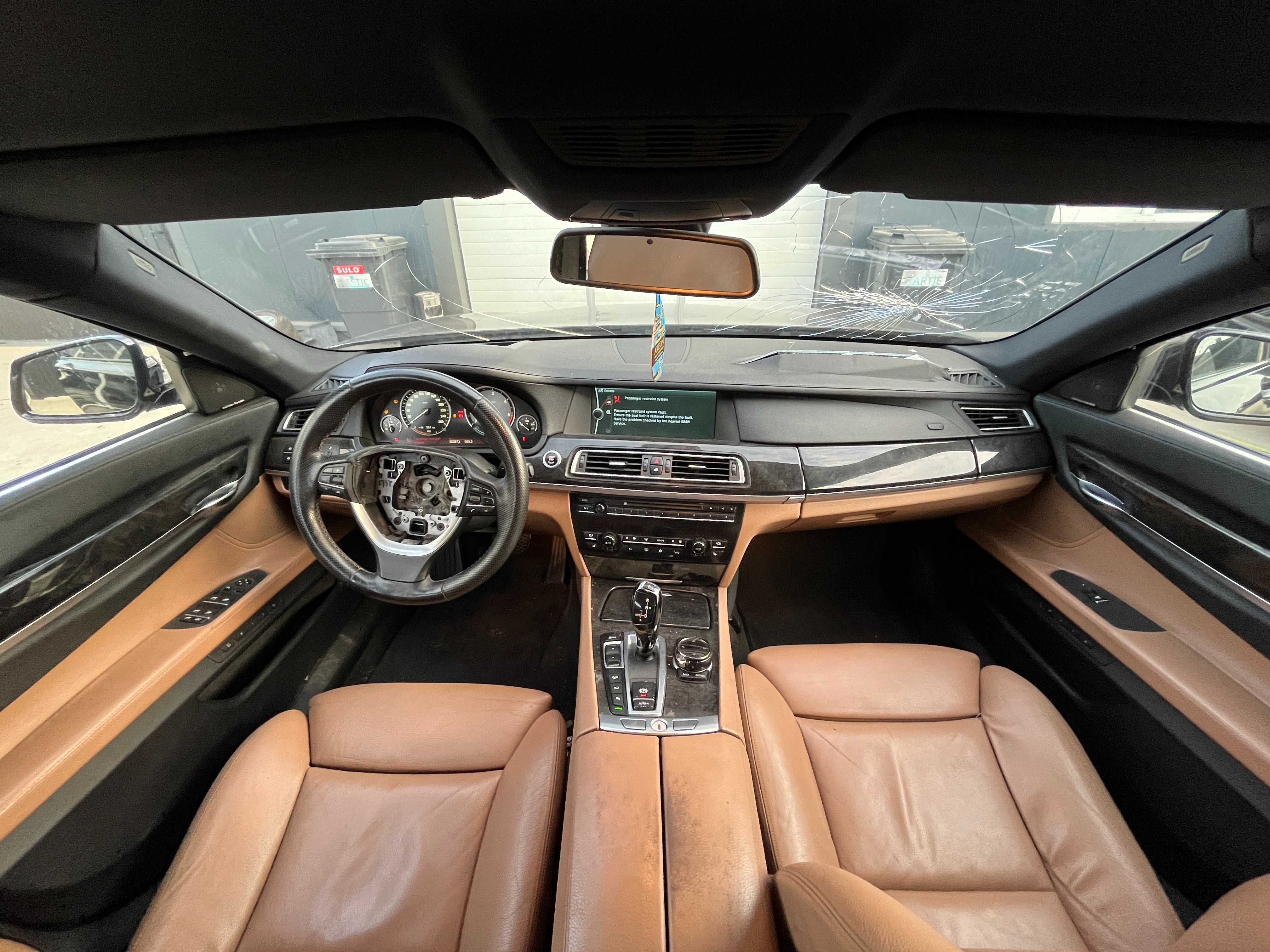 Dezmembrez BMW seria 7 F01 740xd xdrive 5 butoane 306cp de Europa