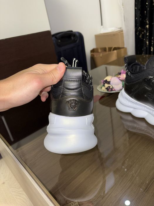 Versace chain reaction