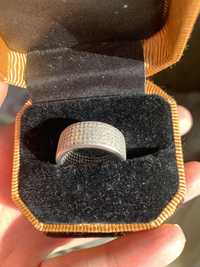 Кольцо серебряное с цирконами 925