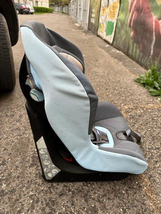 Scaun auto pentru copii Chicco.