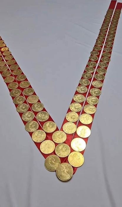 Vând monede placate cu aur de 24k , monedele ies pe piatra!