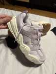 Adidasi nike noi