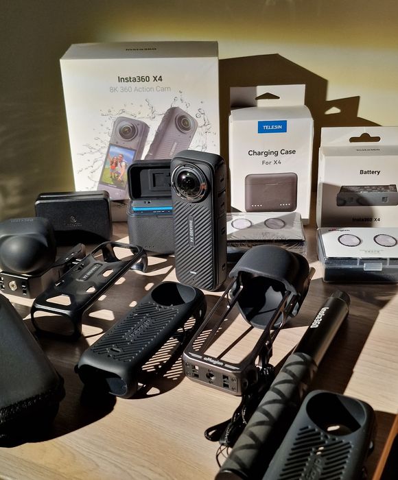 Экшн камера Insta360 X4 + много оригинальных аксессуаров