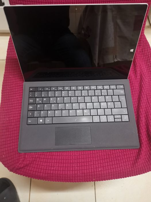 Microsoft surface core I5 ssd 128 gb