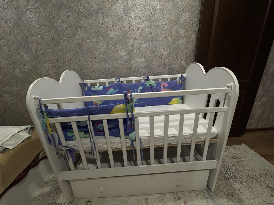 Детская кроватка