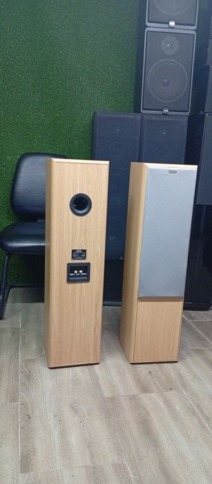 Тонколони ELTAX Universe