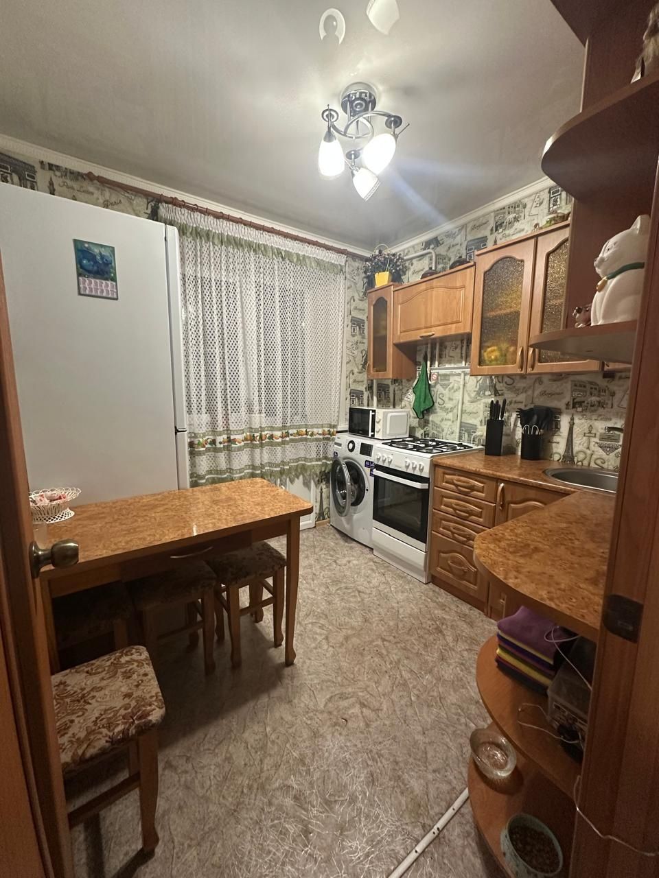 Продам 2 комнатную квартиру в кирпичном доме, район Черемушки.