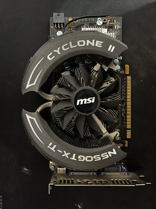 Vând placa video NVDIA