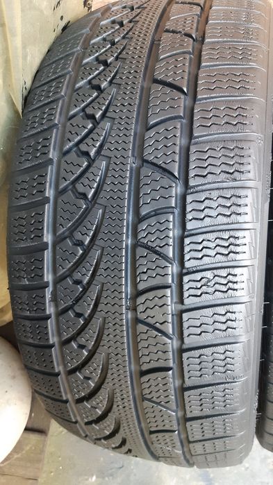 225/40r18 iarnă marca Petlas, GripMax preț 220 lei/buc
