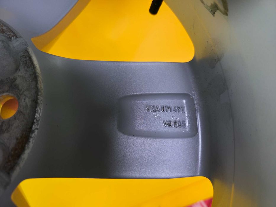 Roti Jante Anvelope IARNA 215/65/17 5x112 OEM VW Tiguan NOI 2025