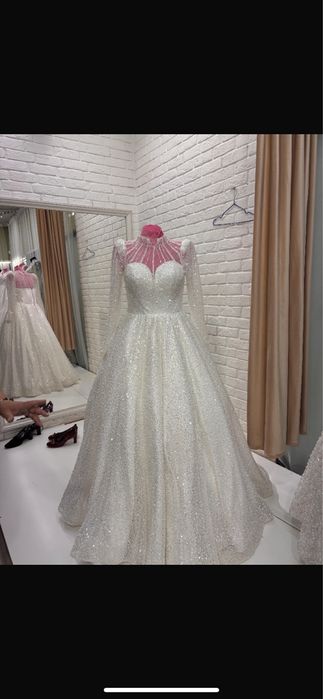 свадьебный платье, фата, падарок кольцо букет