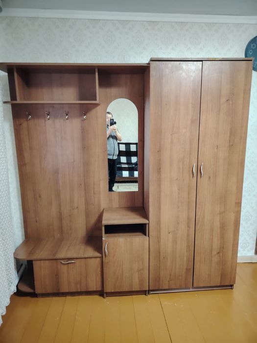 Продам шкаф в прихожую