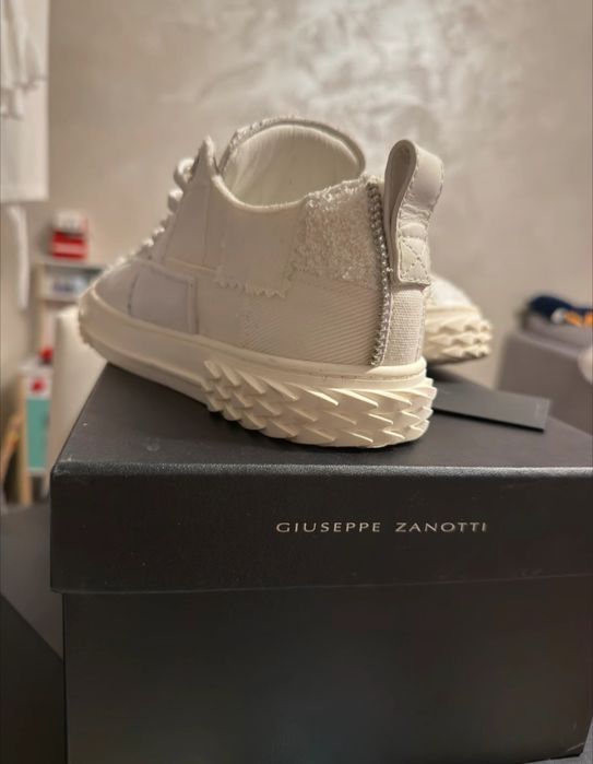 Teniși Giuseppe Zanotti