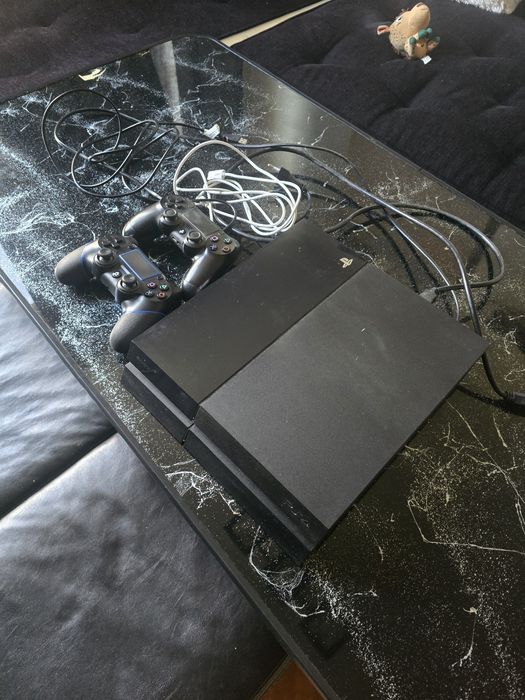 Playstation 4 ps4 2 контролера перфектен