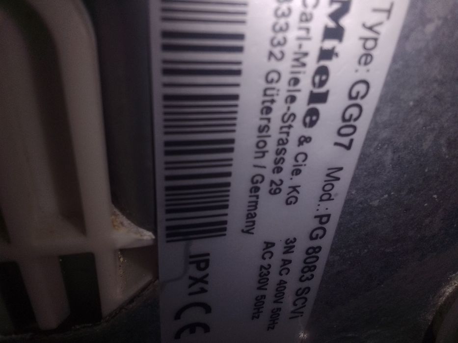 Vând mașina de spălat vase miele profesională