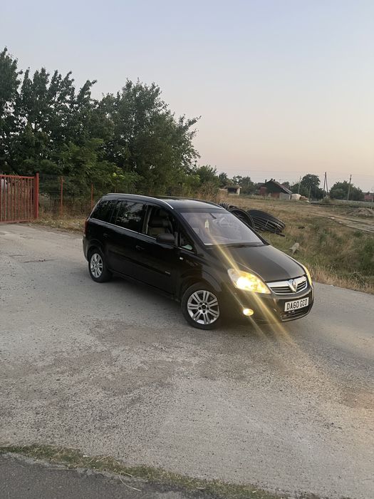 Vand opel zafira volan partea dreapta