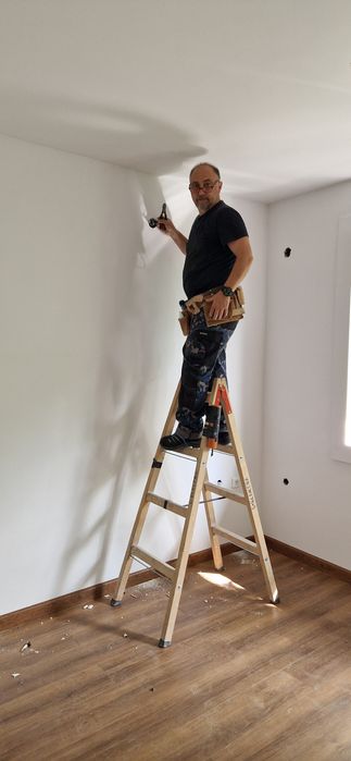 Електротехник.Електро услуги.Цялостно изграждане на ел.инсталация за