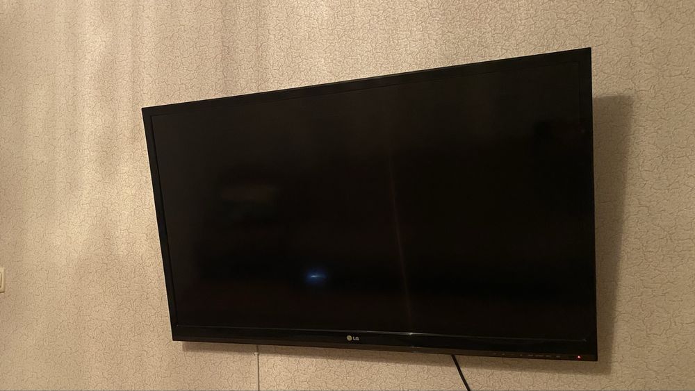 Продам телевизор LG
