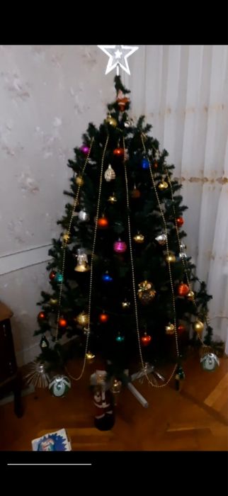 Новогодняя елка искуственная