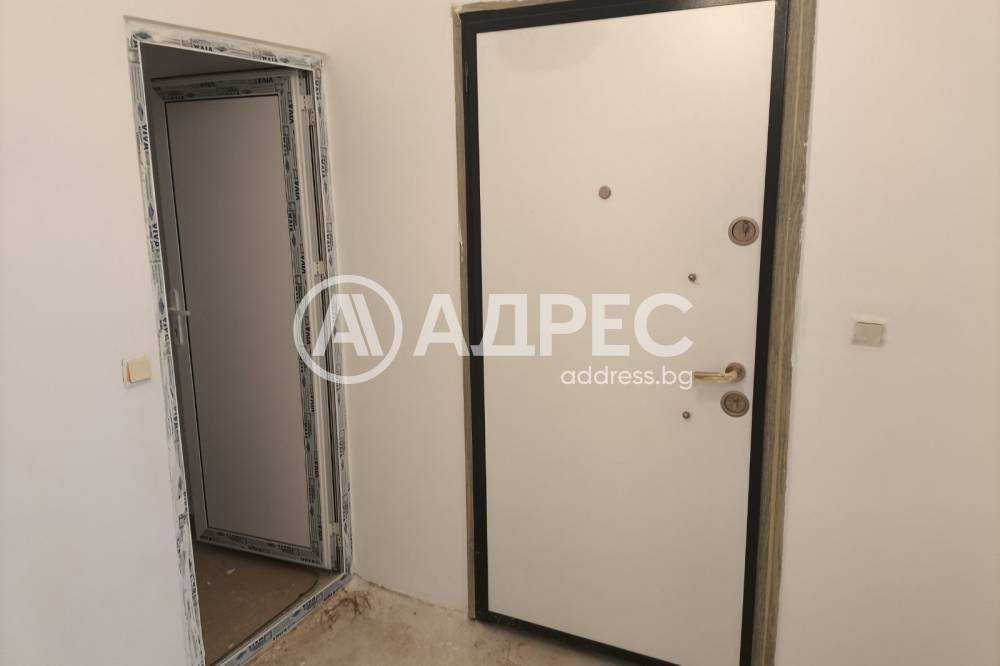 Тристаен апартамент в централната част на ж.к. Орел