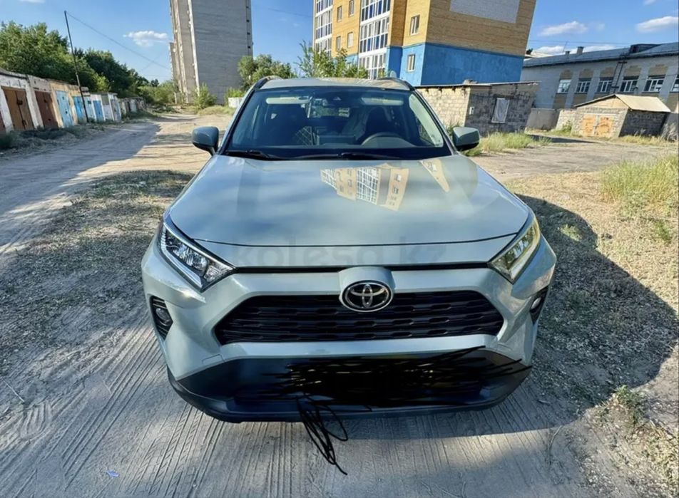 Продам автомобиль Раф 4 2021 года