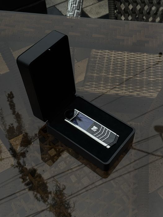 В наличии телефон VERTU