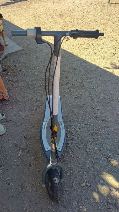 Vând douo scutere, și o trotinetă