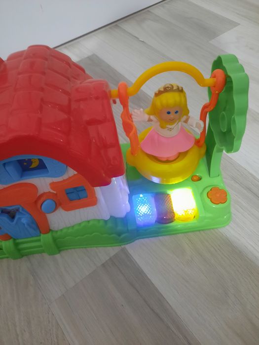 Casuta cu sunete si lumini