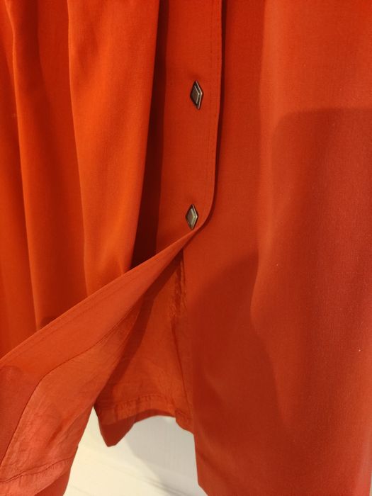 Червена пола, S размер