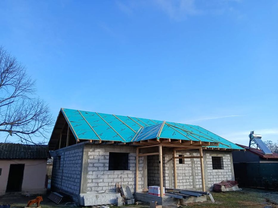 Reparații acoperisuri și montaj tigla metalica tigla ceramica