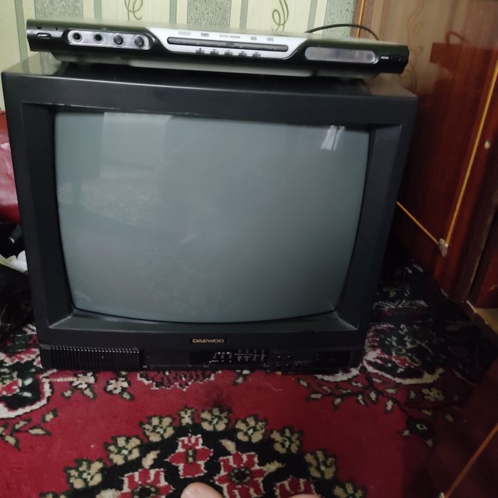 Tv sotiladi ishlidi. Faqat komnotniy antenasi yo’q.
