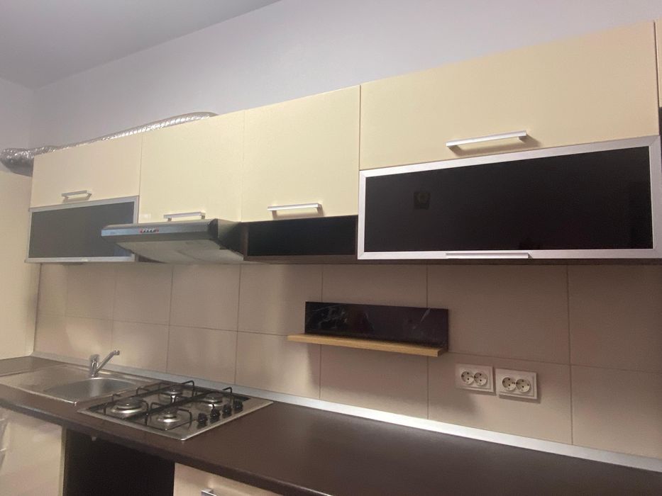 Set Mobilier Bucătărie Bufet Bază și Dulapuri Suspendate