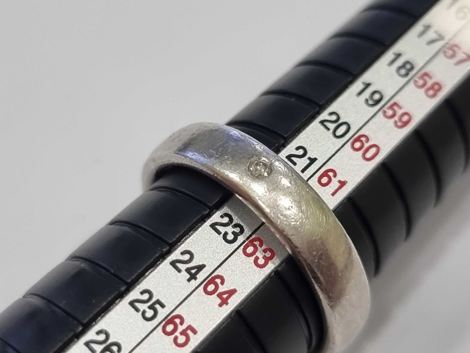 Сребърен пръстен с диамант