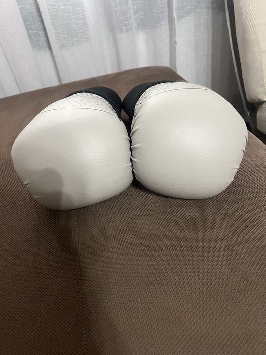 Manusi box decathlon outshock