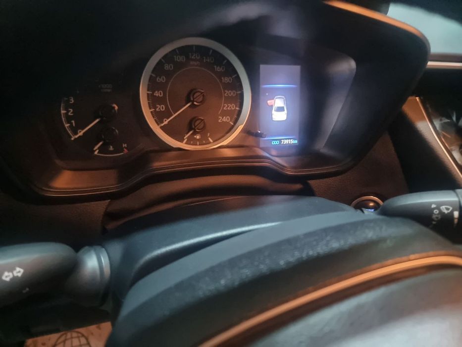 Toyota corolla сотилади