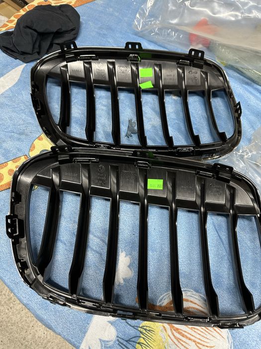 Grilă stânga bară față bmw x1.f48.cod:7354823.