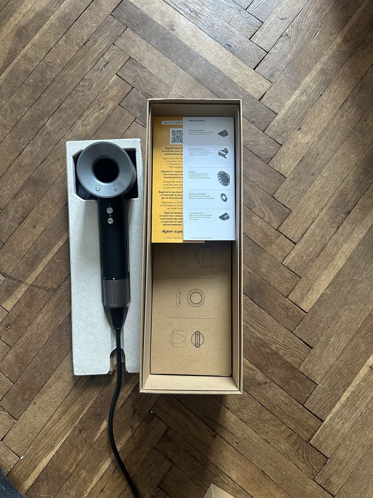 Сешоар Dyson supersonic