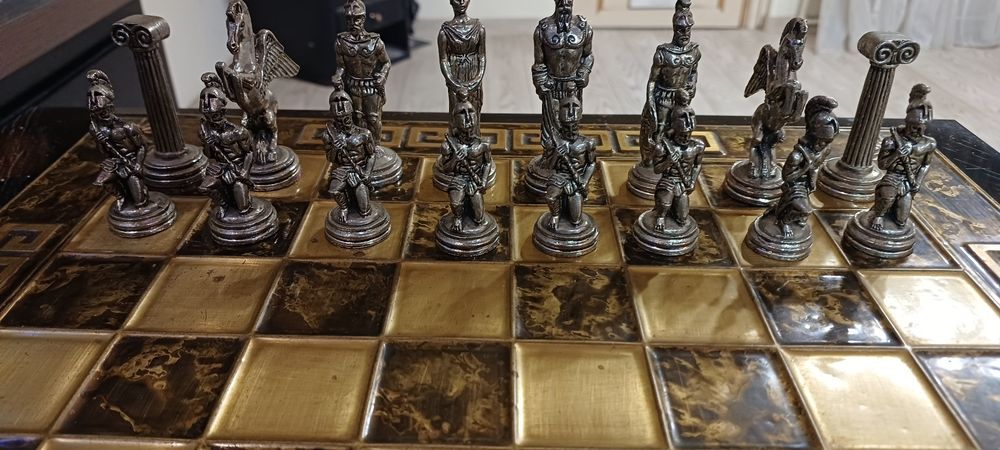 Vând șah bronz, grecii si romanii