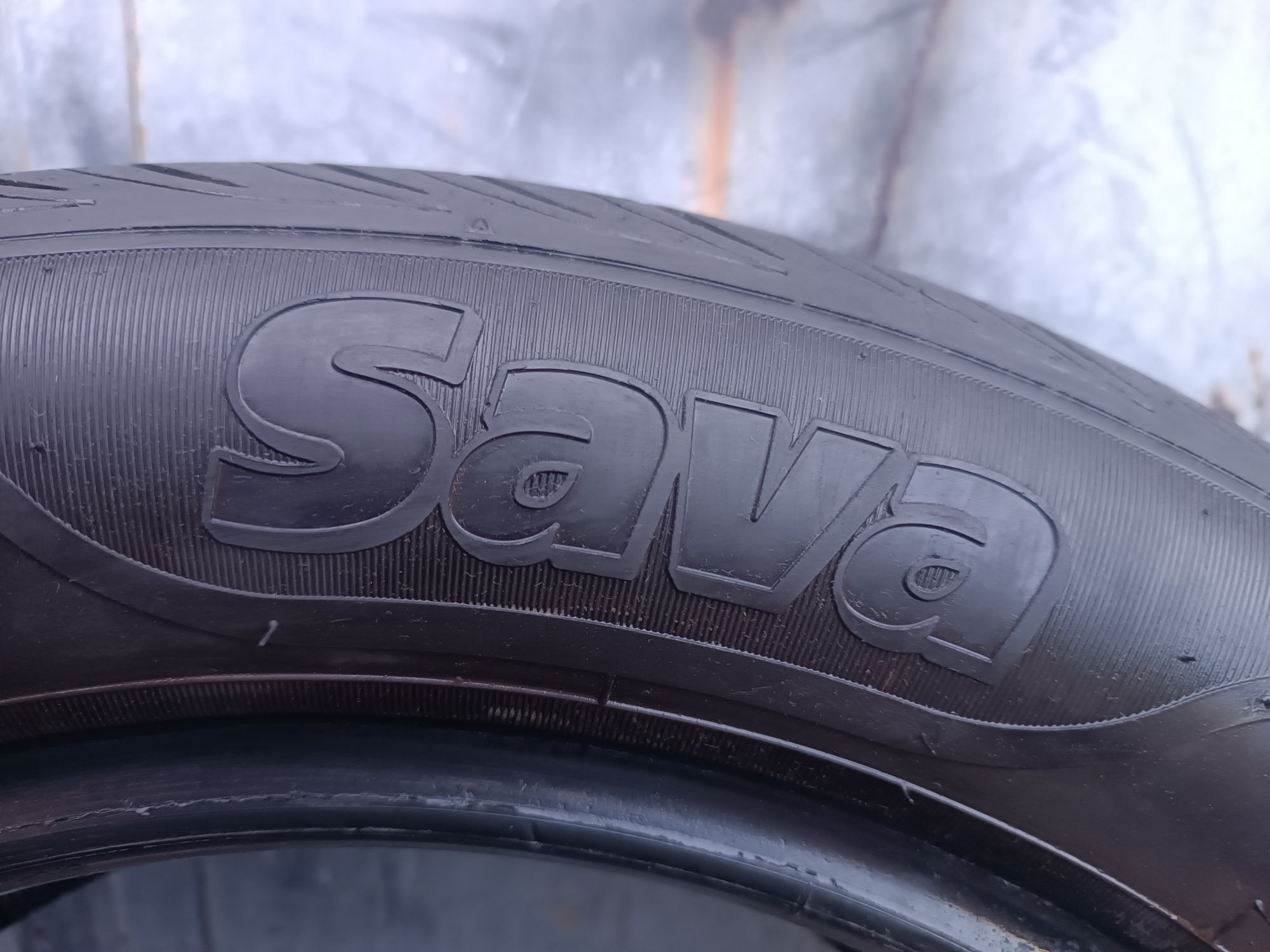 215/55/16 Sava .