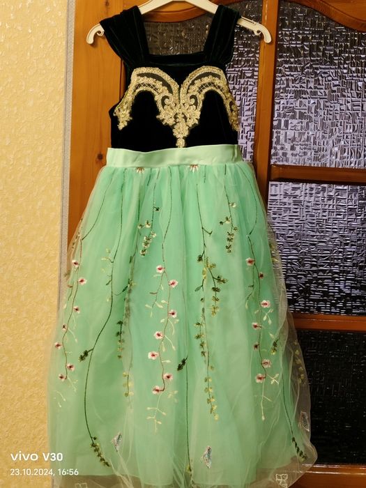 Платье детское длинное, красивое