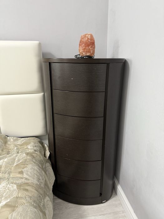 Продам угловую тумбу