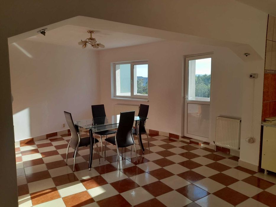 Inchiriez Apartament 3 camere,Bacău (Parc Nord) 2 Băi, 2 Balcoane 76mp